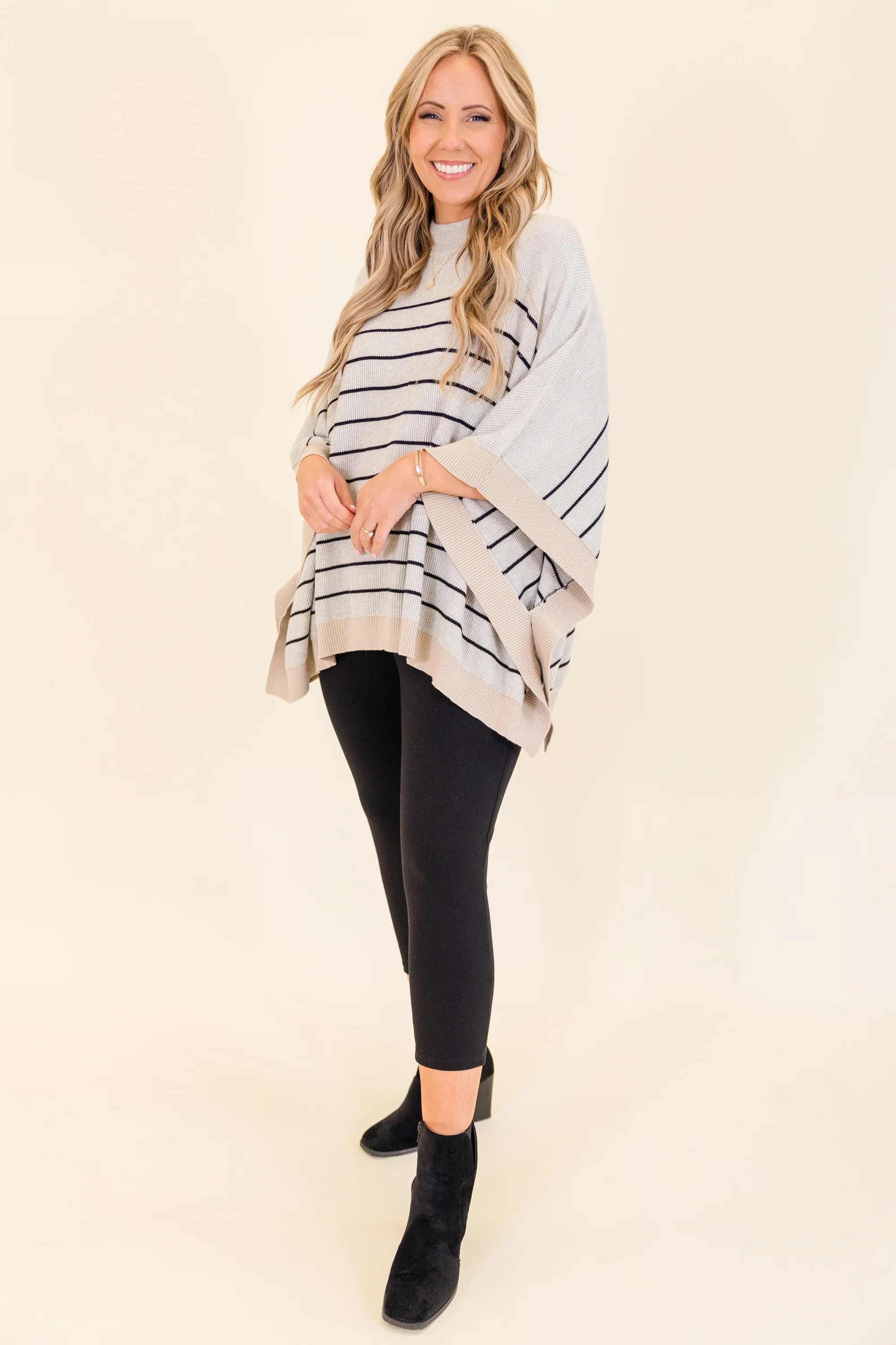 Warm Hugs Poncho, Taupe - Giverhouse